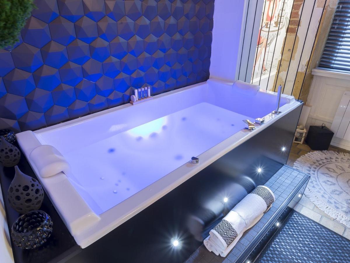 Host Inn - Coeur Vieux Lyon & Spa Esterno foto